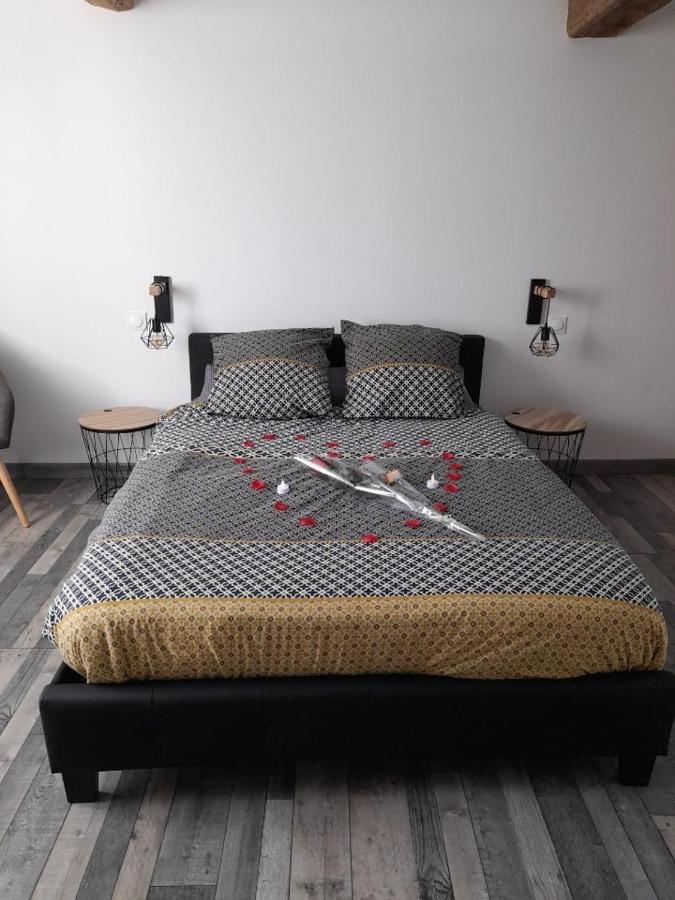 Nuit Romantique Saint-Christophe-en-Brionnais Εξωτερικό φωτογραφία